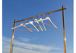 Стійка для торгівлі одгом та сукнями з золотою полицею